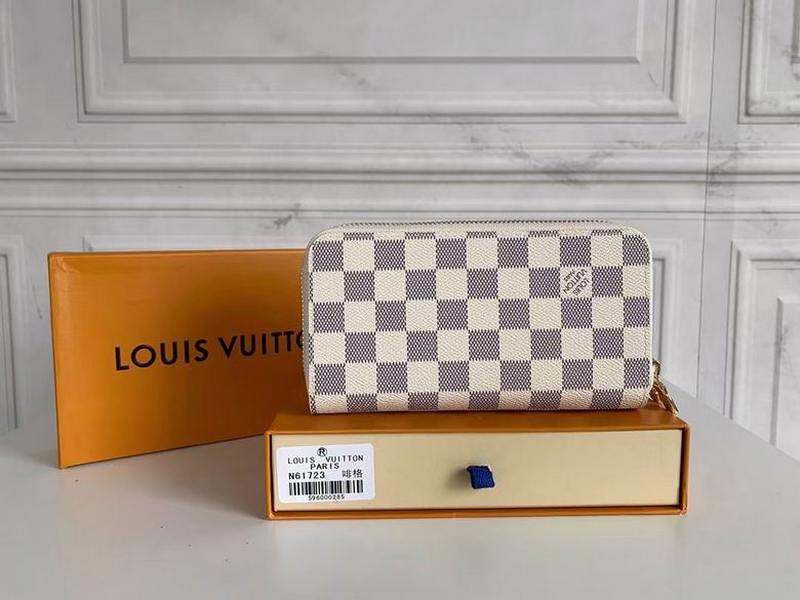 LV Wallets 196